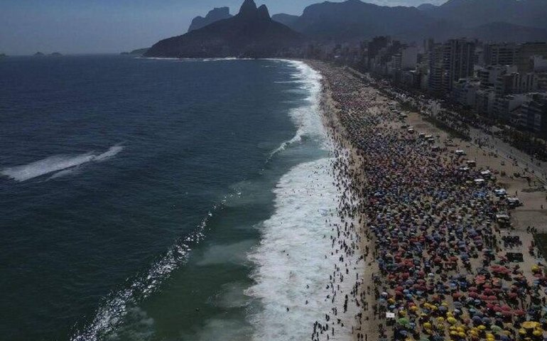 Buscas por voos ao Brasil crescem após isenção de visto para turistas chineses