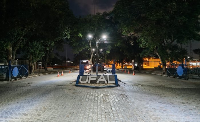 Pelo menos cinco cursos da Ufal tiveram as aulas presenciais suspensas