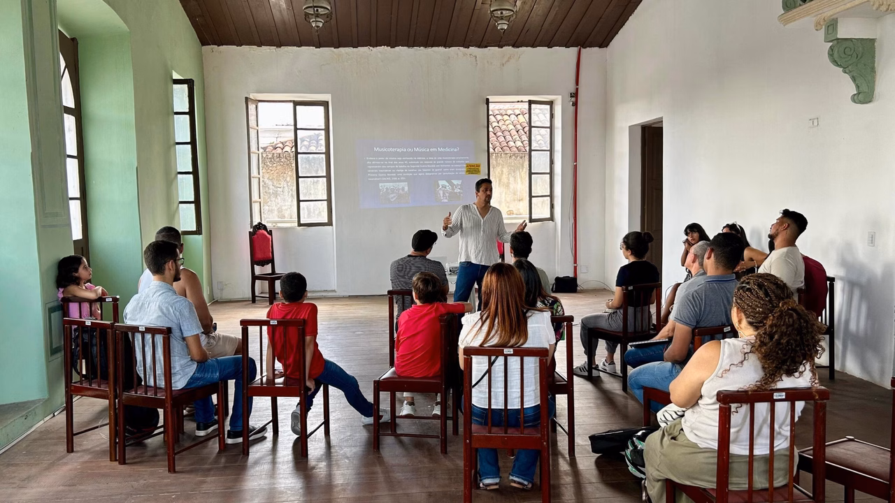 Oficinas, ensaios e atividades musicais do Festival de Música de Penedo reúnem estudantes de todos os níveis de ensino em vivências culturais e pedagógicas