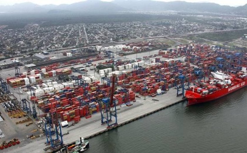 APS abre licitação para aprofundar Porto de Santos para 16 metros