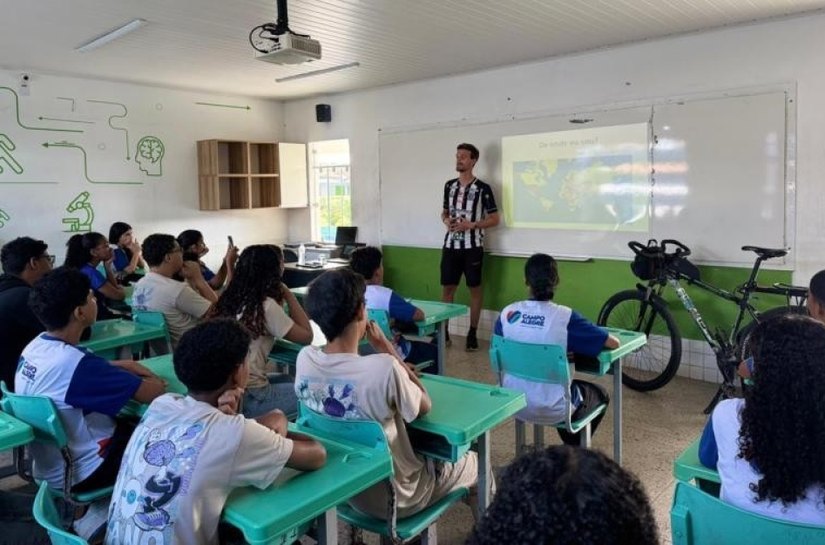 Escola Municipal Monsenhor Hildebrando recebe projeto internacional e promove intercâmbio cultural com estudantes