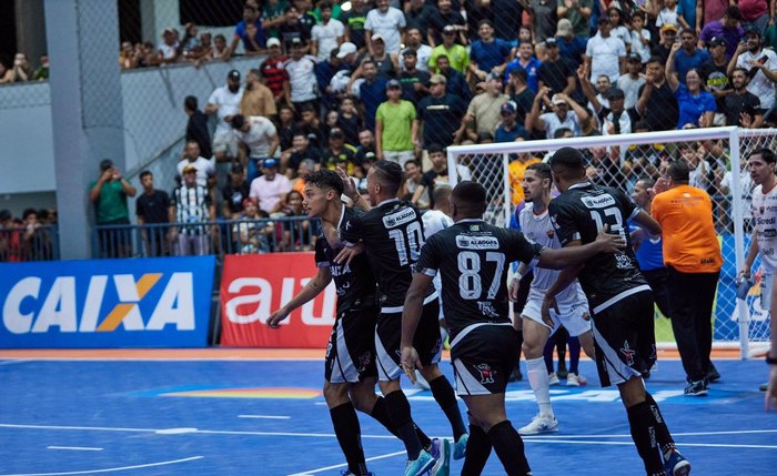 Traipu garante vaga na final do Brasileiro de Futsal após virada eletrizante em Arapiraca