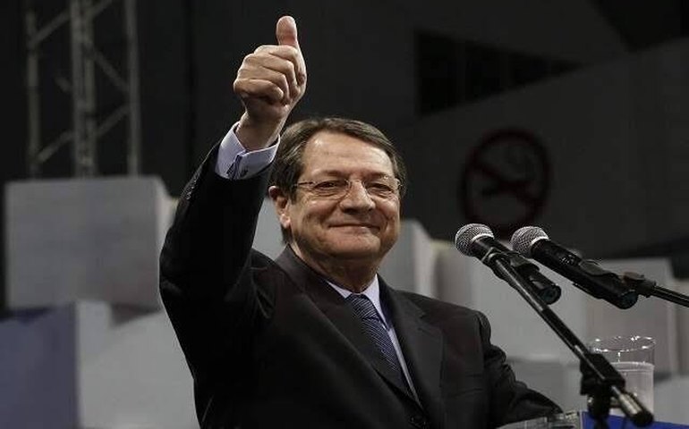 Presidente da Comissão Europeia parabeniza presidente eleito no Chipre