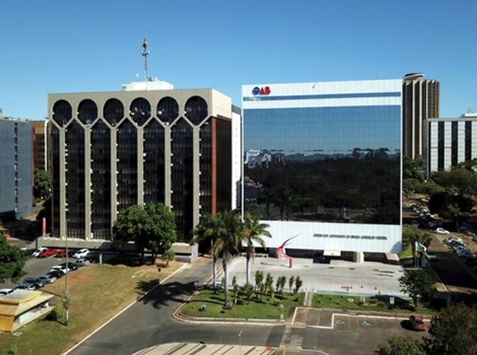 OAB atua pelo afastamento de delegado e cobra responsabilização após detenção arbitrária de advogada em Goiás