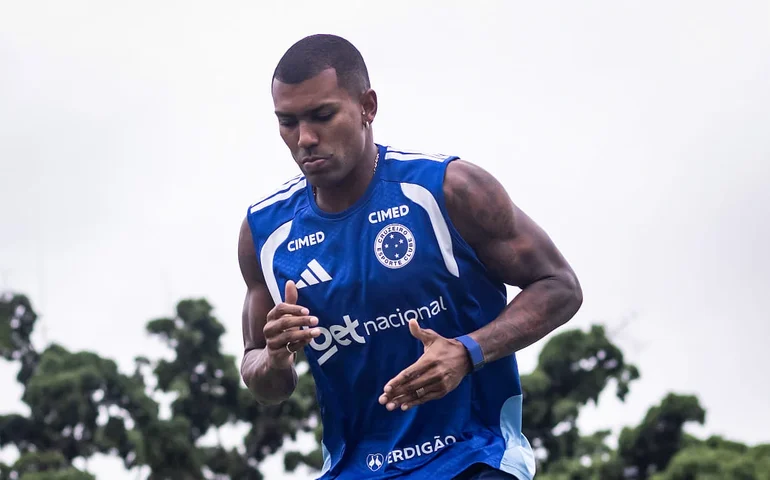 Walace é cortado da estreia do Cruzeiro após crítica a colega em grupo de mensagens
