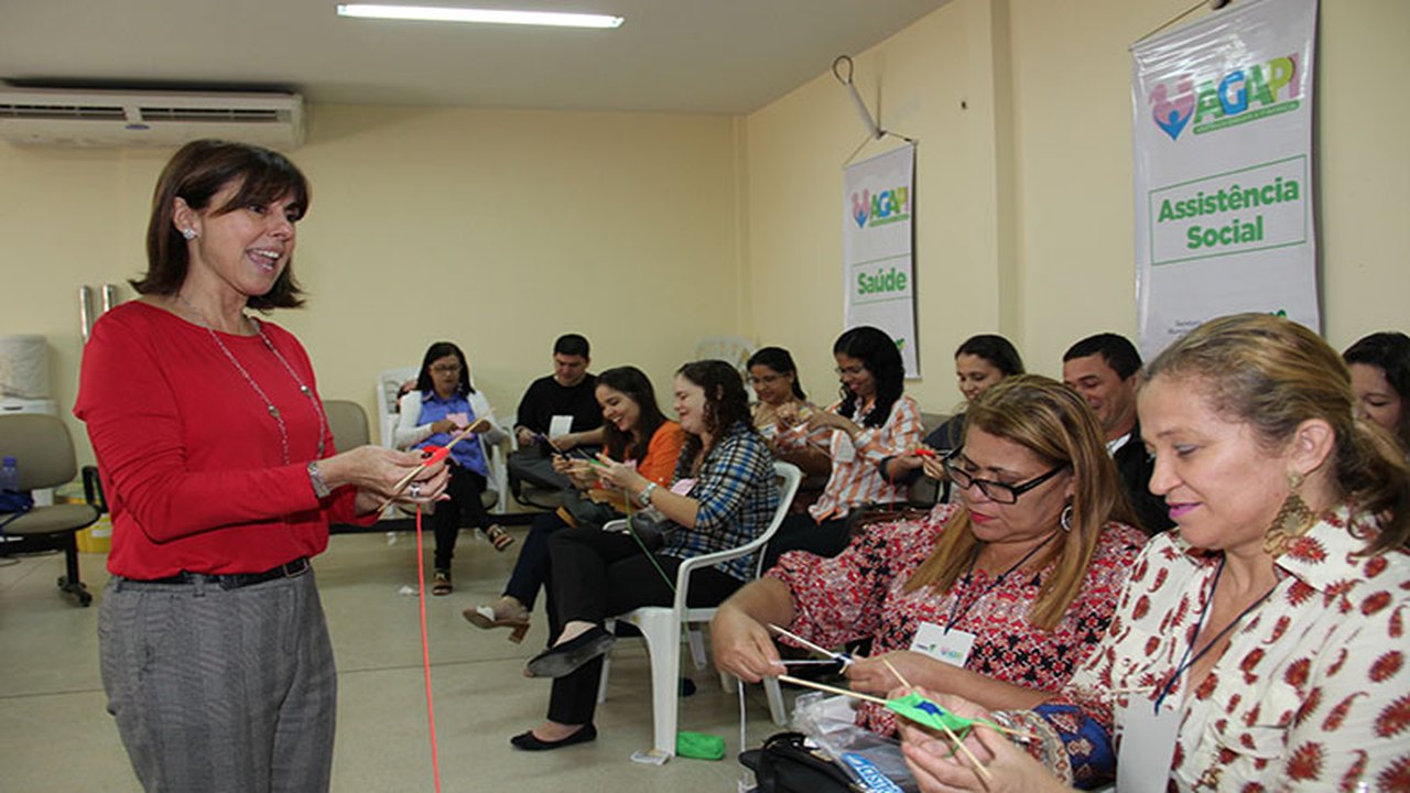 Agapi: consultora trabalha vínculos diretos entre pais e bebês