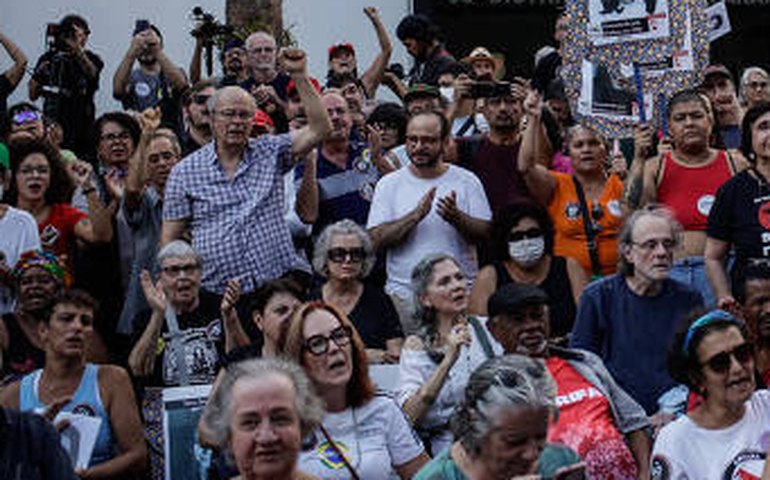 Ato em memória às vítimas da ditadura reúne Dirceu, Erundina e Suplicy em SP