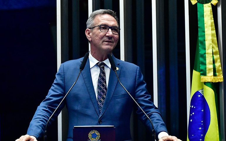 Lucas Barreto denuncia tentativa de censura contra rádio amapaense