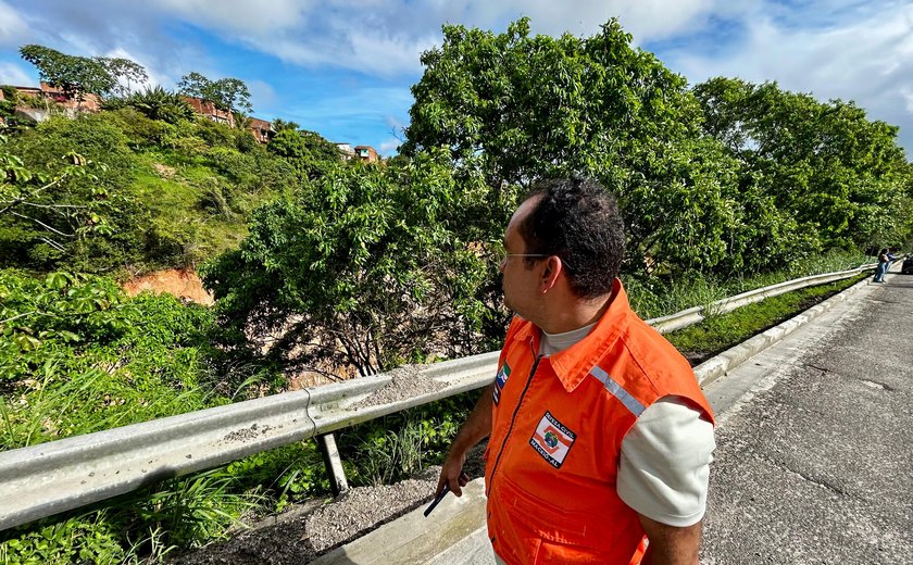 Defesa Civil de Maceió monitora Ladeira do Catolé para  adotar medidas emergenciais