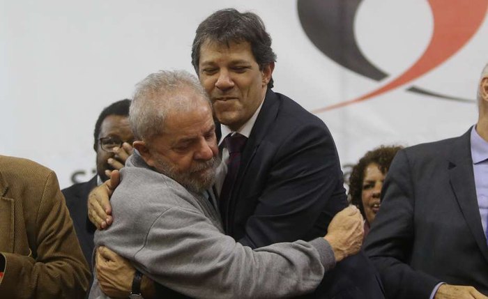 Haddad e Lula em evento em São Paulo, em 2016