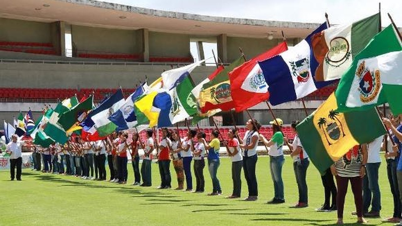 Desfile Cívico celebra 197 anos da Emancipação Política de Alagoas