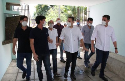 Governador Renan Filho anuncia implantação de 10 leitos de UTI em Penedo