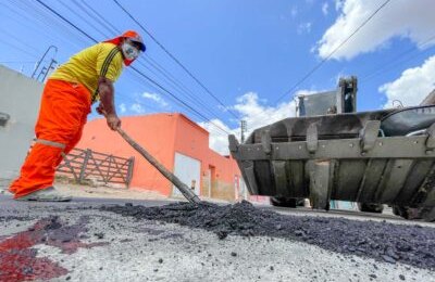 Prefeitura inicia operação tapa-buracos para recuperar ruas asfaltadas em Santana 