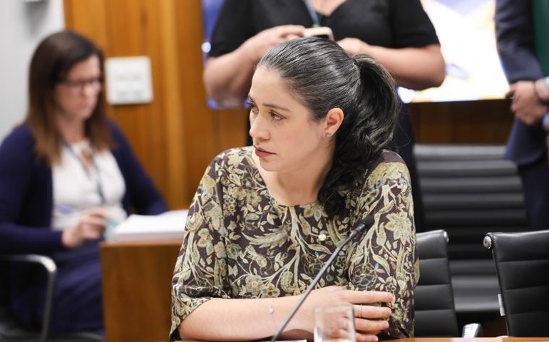 Comissão aprova formação específica para educadores de alunos autistas