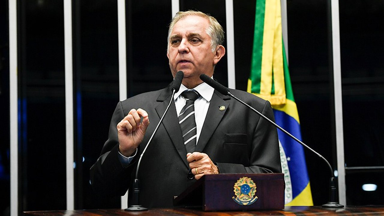 Izalci critica expectativa de arrecadação anunciada pelo governo