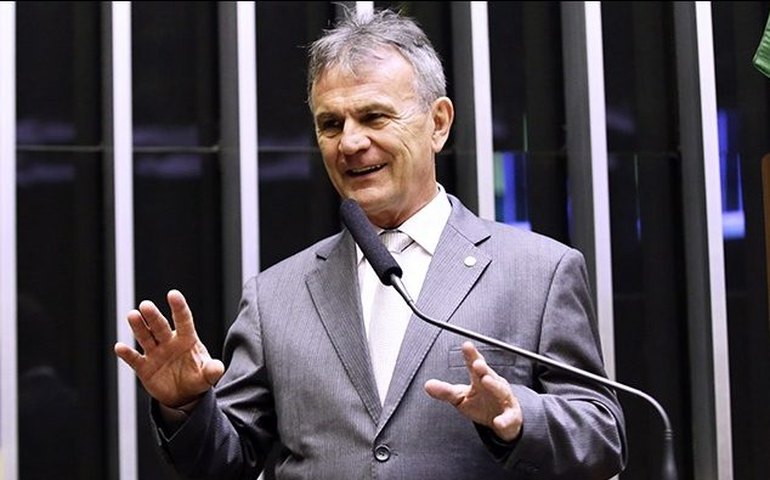 Comissão aprova projeto que aumenta proteção para comprador de imóvel na planta