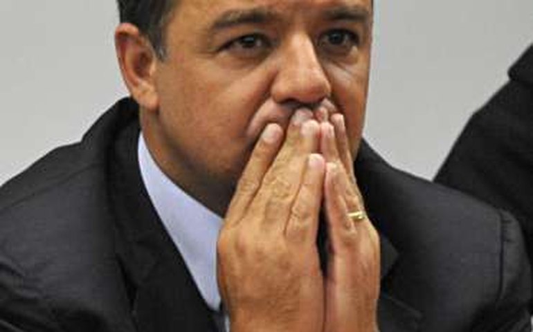 Com artrose no joelho, Cabral pede para não andar mais na caçamba de carros da PF