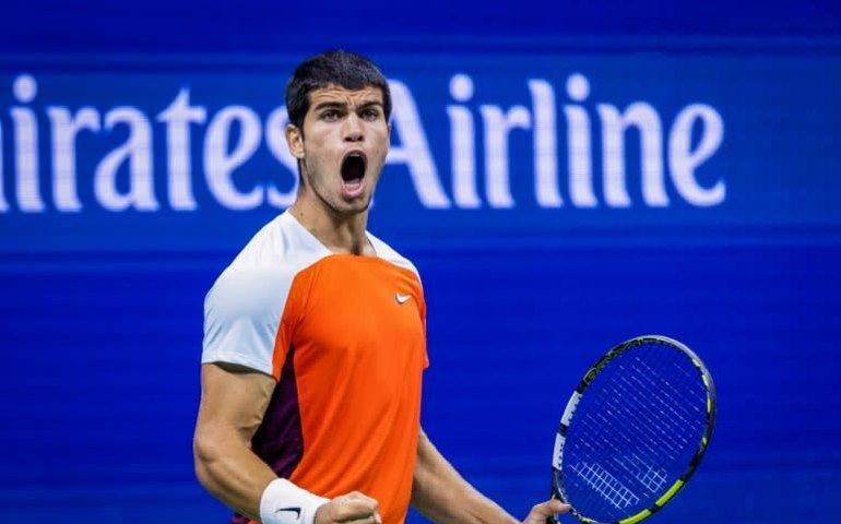 Após 5h15min, Alcaraz bate Sinner em jogo com recorde e vai à semi do US Open