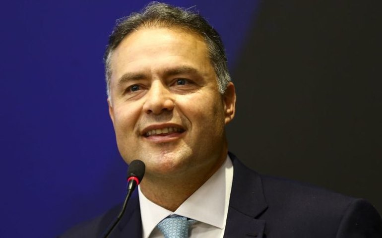 Ministro de Lula rebate Aécio sobre duplicação da BR-381 e anuncia início das obras