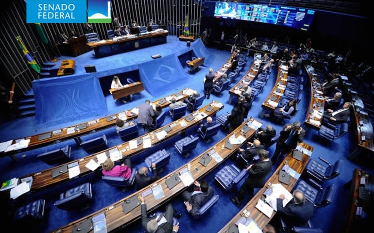 Lei de Responsabilidade Educacional exige aprimoramento, avaliam especialistas