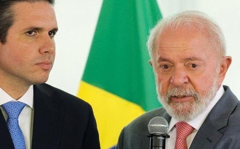 Lula discute em reunião com presidente da Câmara alternativas à crise gerada por alta do IOF