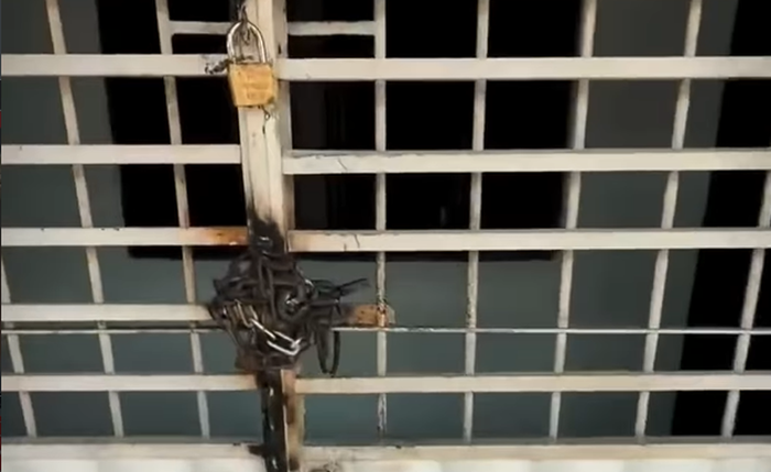 Homem é preso após soldar portas da casa da ex-companheira em Maceió