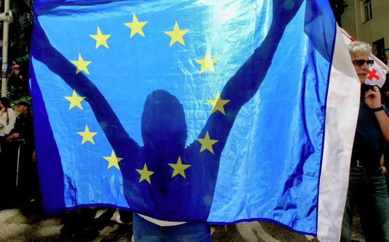 Resistência à política da Comissão Europeia sobre a Ucrânia cresce na União Europeia