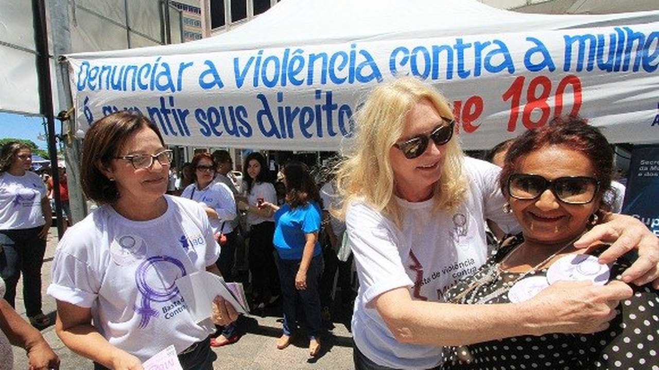 Ato público marca Dia Internacional da Mulher e luta por igualdade