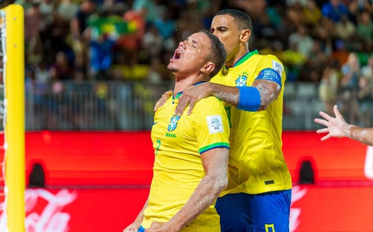 Copa do Mundo de beach soccer: Brasil goleia Omã por 11 a 1