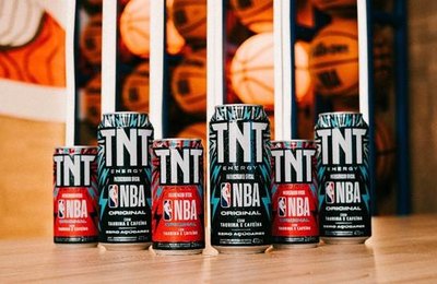 TNT Energy Drink acelera a expansão no universo do basquete com embalagens exclusivas temáticas da NBA no Brasil