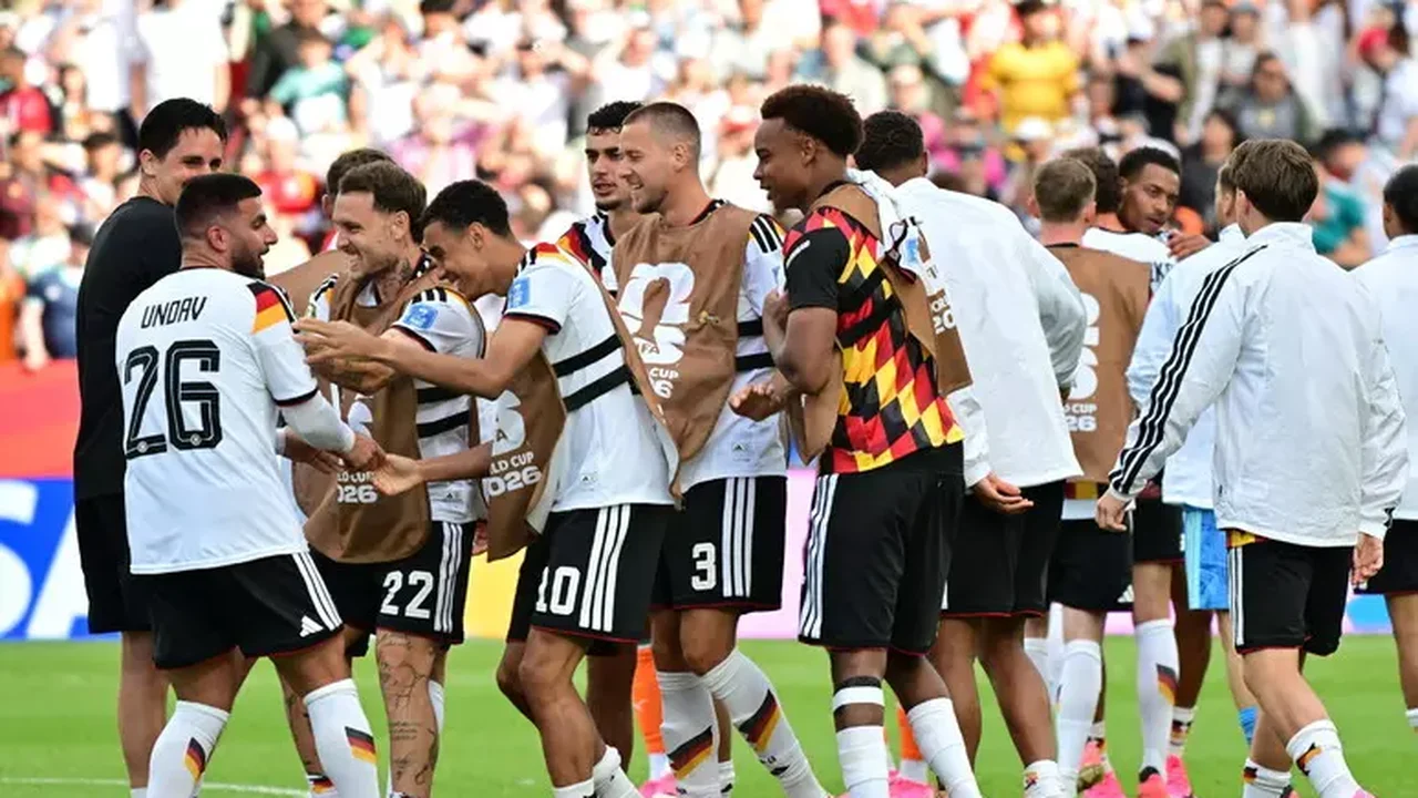 Alemanha vira contra Costa do Marfim nos acréscimos e segue na Copa