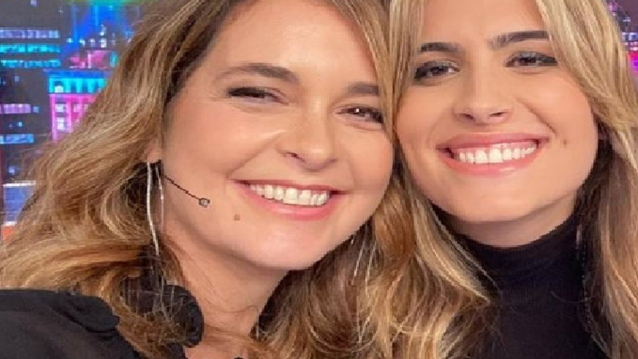 Cantora de 'Dengo' faz homenagem no 'Domingão' e surpreende web por ser filha de Cláudia Abreu