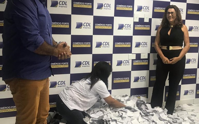 CDL realiza sorteio de prêmios da campanha “mês das mães”