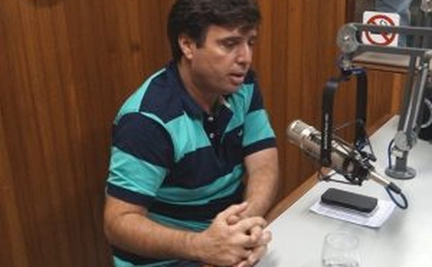 Prefeito de Penedo demite servidores comissionados