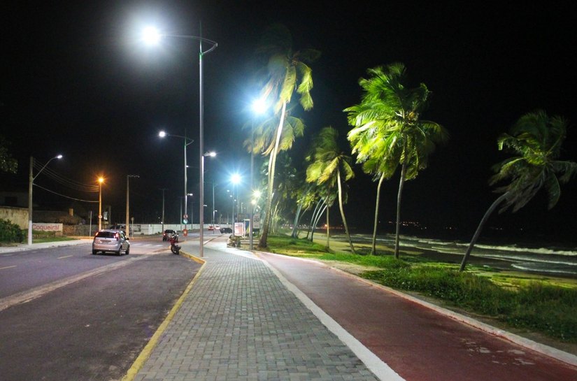 Avenida Pontes de Miranda ganha iluminação especial