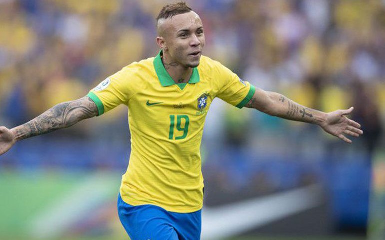 Flamengo anuncia a contratação de Éverton Cebolinha até dezembro de 2026