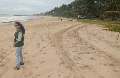 IMA multa veículo por trafegar na faixa de areia da praia da Sereia