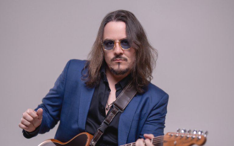 Pela primeira vez em Maceió, Dino Fonseca apresenta ‘de volta aos anos 80’