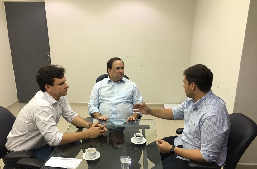 Prefeito Cacau garante reabertura da Escola do Sesi em Marechal Deodoro