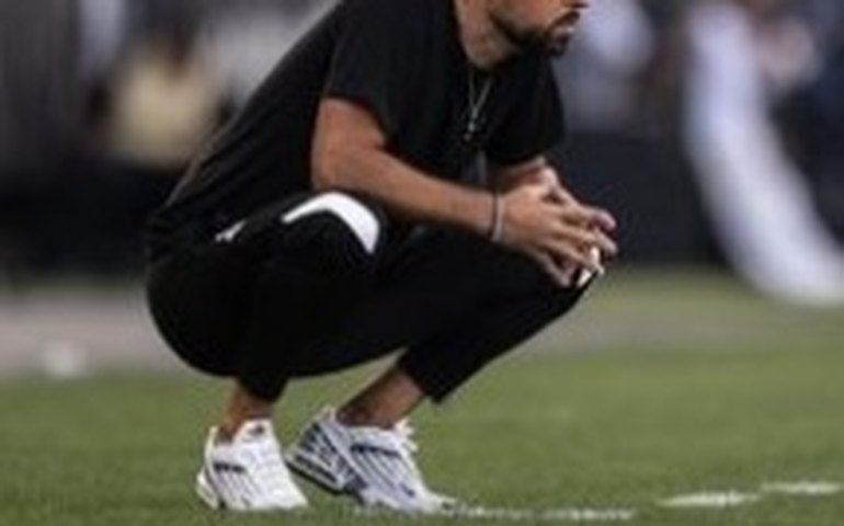 Com dúvida no ataque, António Oliveira comanda treino do Corinthians visando Copa Sul-Americana