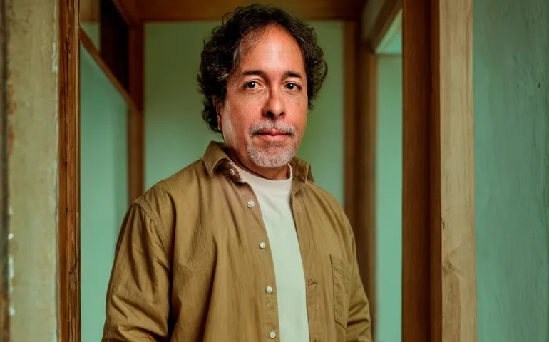 Marcelo Lobato revisita “Intervalo Entre Carros”, composição gravada pelo Rappa