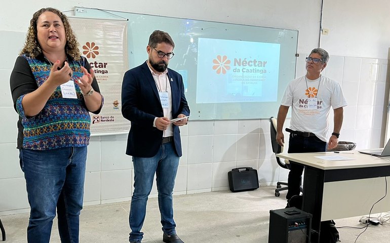 UNEAL participa de encontro sobre apicultura em Batalha