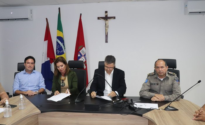 AMA assina acordo