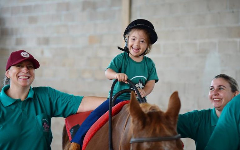 Aprovado projeto que institui o Programa Estadual de Equoterapia
