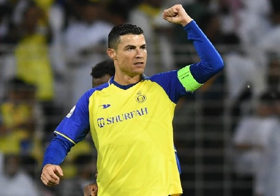 Cristiano Ronaldo faz quatro em goleada e passa de 500 gols em ligas nacionais