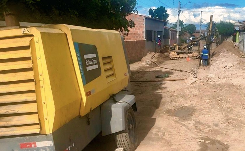 Arsal visita obras de esgotamento sanitário e participa de audiência pública em Piranhas/AL