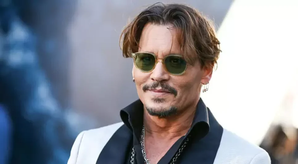 974350237-johnny-depp-e-encontrado-inconsciente-em-hotel