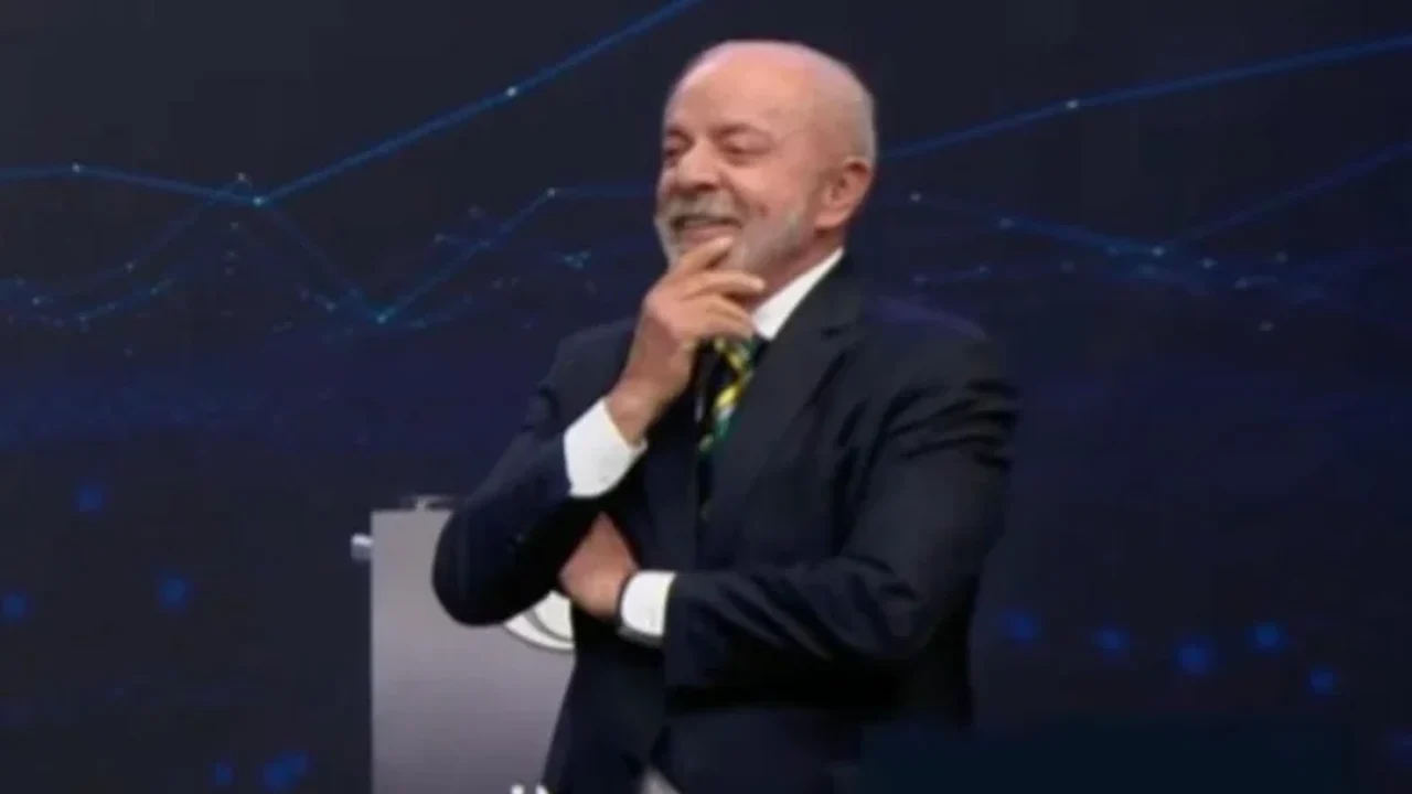 Lula pede voto de Bolsonaro após Flávio questionar resultado de votos nas prisões