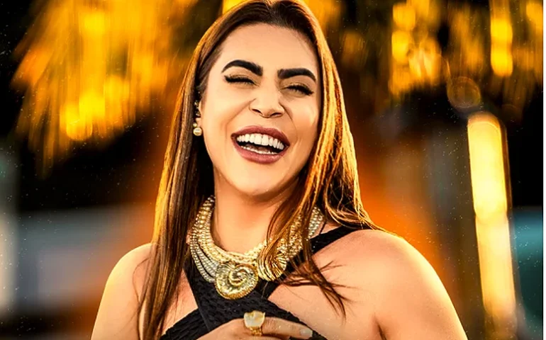 Naiara Azevedo lança novo show e celebra 15 anos de carreira