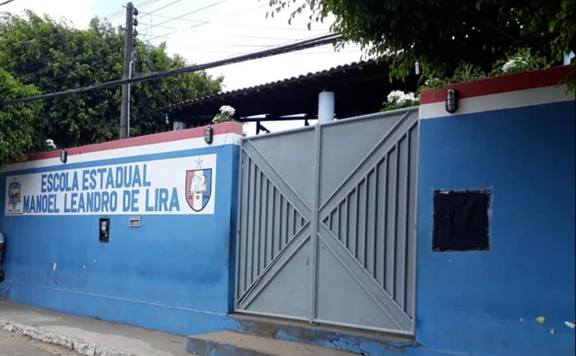 Após agredir colega e ameaçar funcionários de escola, aluno é levado à delegacia em Alagoas